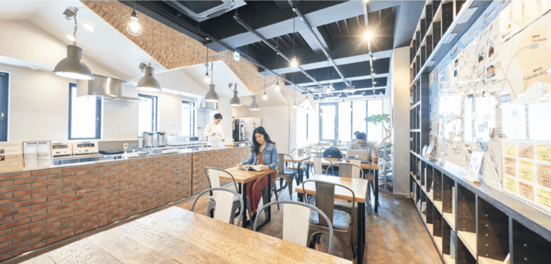 コワーキングスペース Books＆Lounge