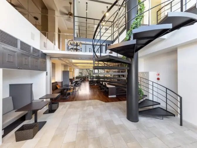 BIZcomfort横浜元町