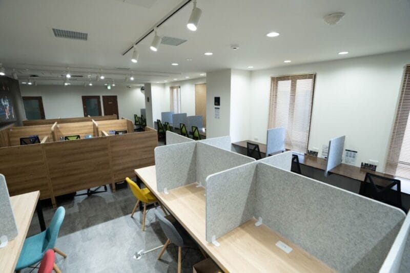 Gadol Cafe&Study 神戸三宮店